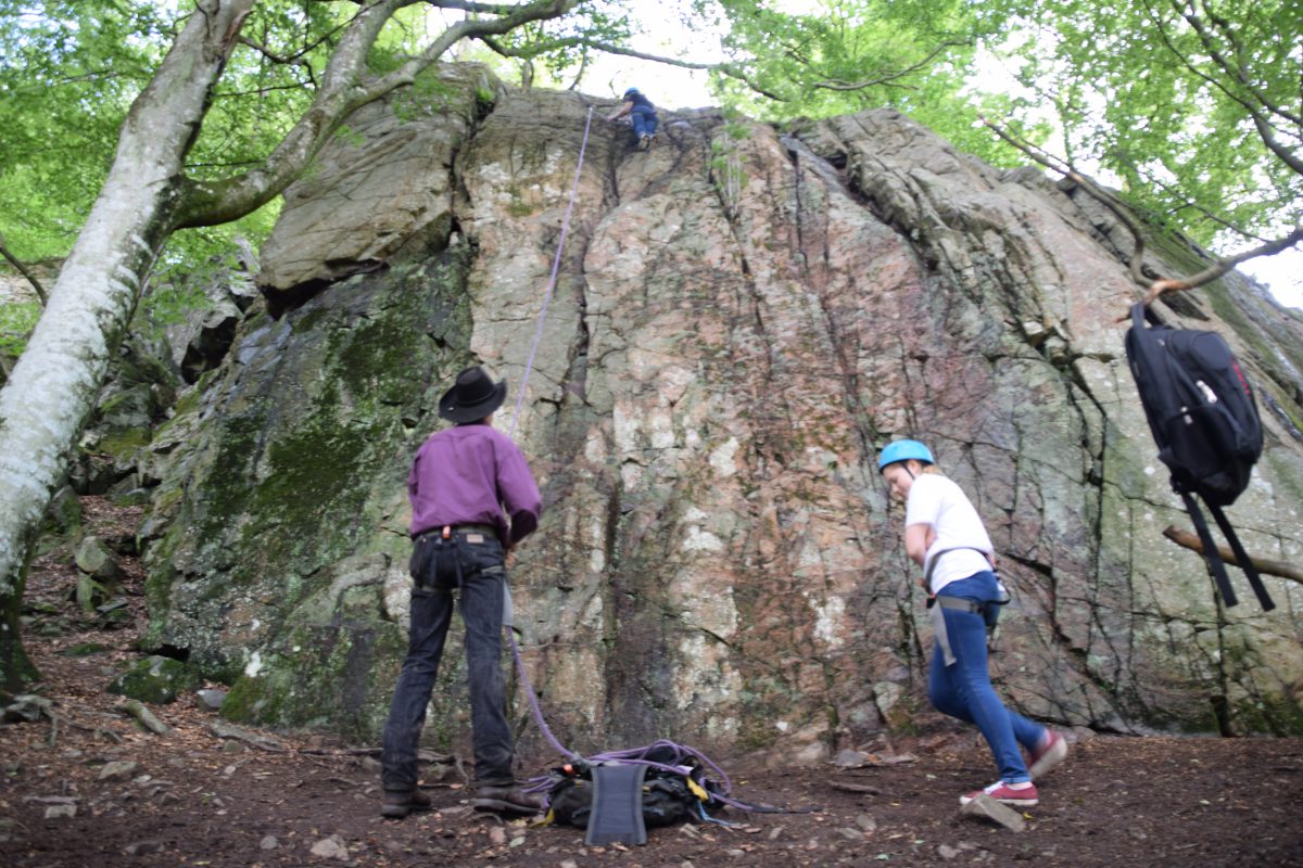 Klättring uppdrag i vildmarken aktivitet
